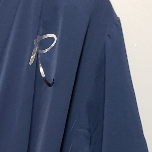 Bathrobe Silky Nylon Blue Tie Inside Wrap Outside Silver "R" Initial Very Soft - Picture 4 of 6